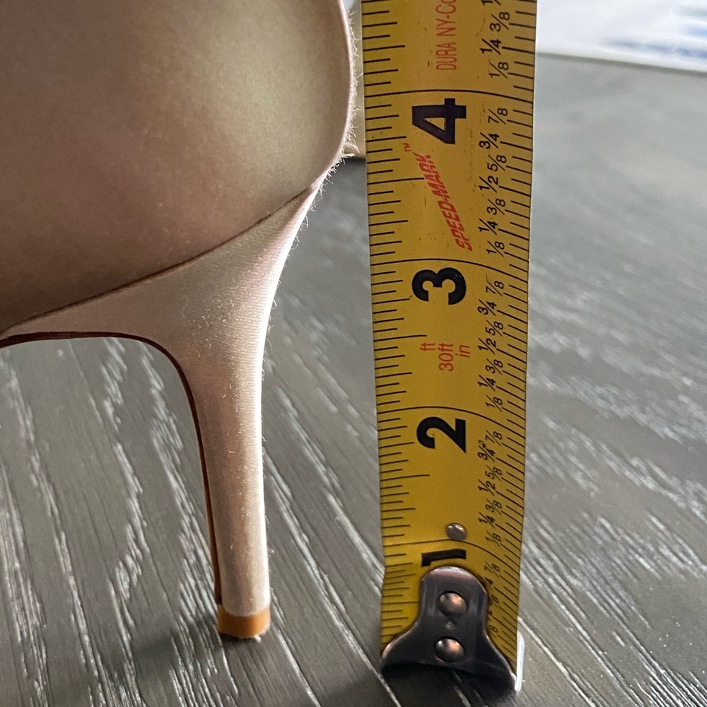 Badgley Mischka heels with embellishment - Picture 9 of 9